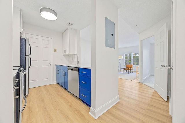 1075 Peachtree Walk NE A301, Atlanta, GA 30309