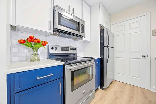 1075 Peachtree Walk NE A301, Atlanta, GA 30309