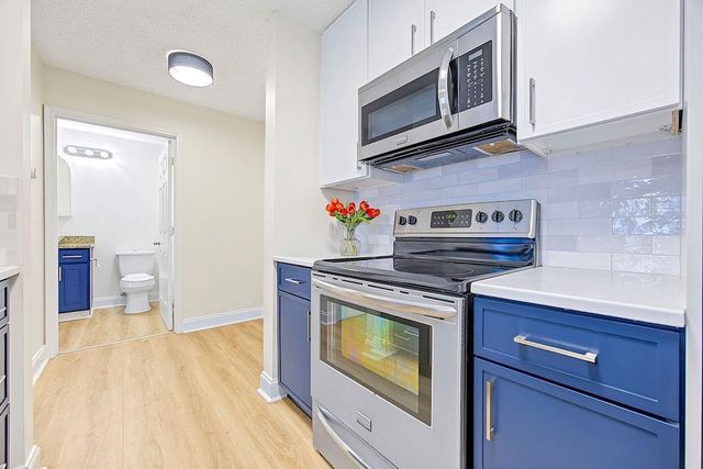 1075 Peachtree Walk NE A301, Atlanta, GA 30309
