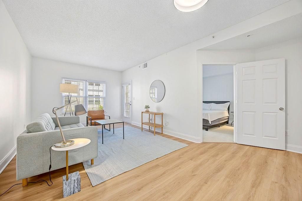 1075 Peachtree Walk NE A301, Atlanta, GA 30309