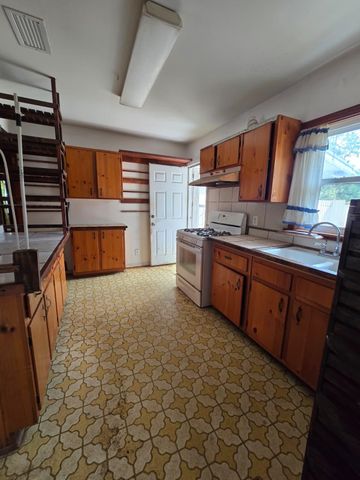 4611 Granada Boulevard, Tallahassee, FL 32305