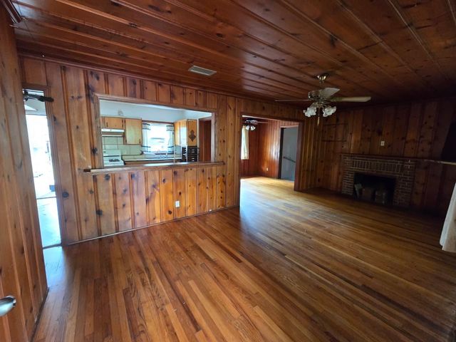 4611 Granada Boulevard, Tallahassee, FL 32305