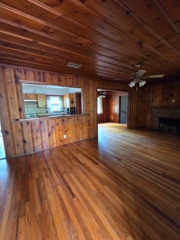 4611 Granada Boulevard, Tallahassee, FL 32305