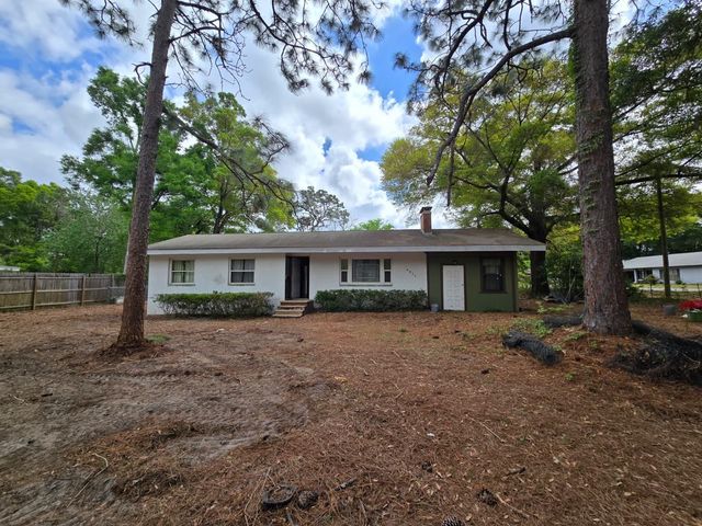 4611 Granada Boulevard, Tallahassee, FL 32305
