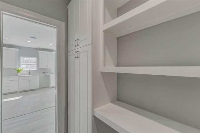 6705 Roanoke St, Houston, TX 77028