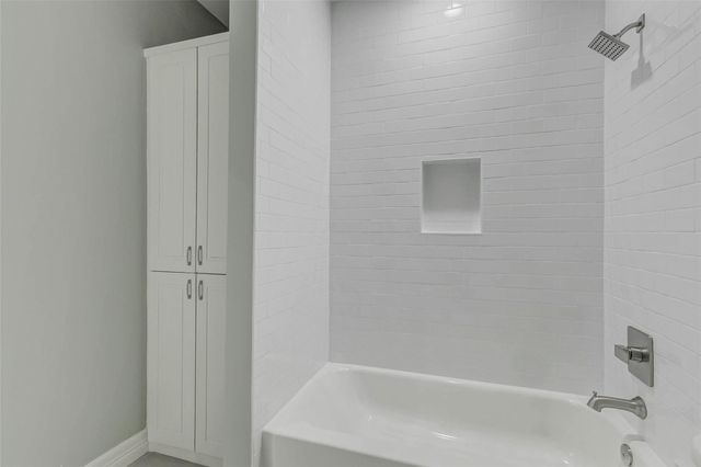 6705 Roanoke St, Houston, TX 77028