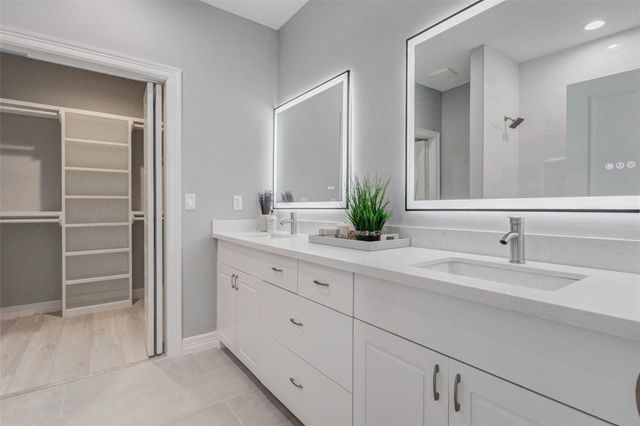 6705 Roanoke St, Houston, TX 77028