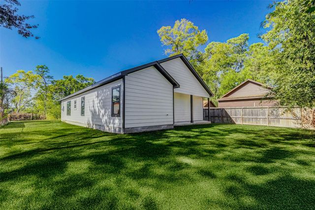 6705 Roanoke St, Houston, TX 77028