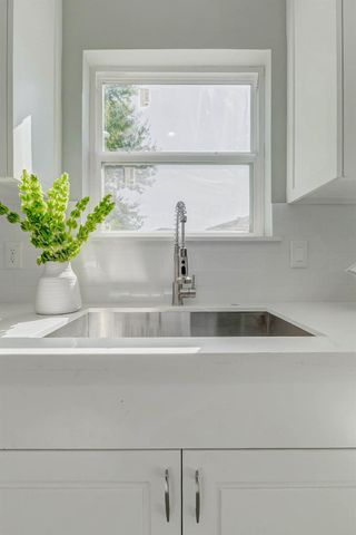 6705 Roanoke St, Houston, TX 77028