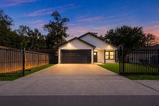 6705 Roanoke St, Houston, TX 77028