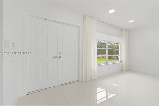 1910 NW 36th Street, Oakland Park, FL 33309