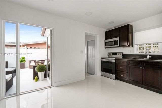1910 NW 36th Street, Oakland Park, FL 33309