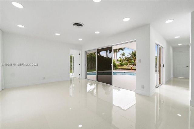 1910 NW 36th Street, Oakland Park, FL 33309