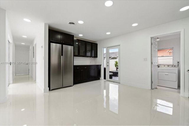 1910 NW 36th Street, Oakland Park, FL 33309