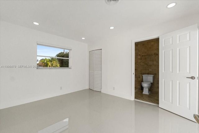 1910 NW 36th Street, Oakland Park, FL 33309