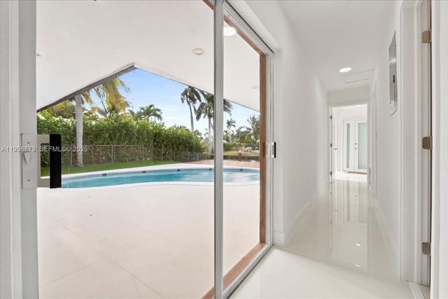1910 NW 36th Street, Oakland Park, FL 33309