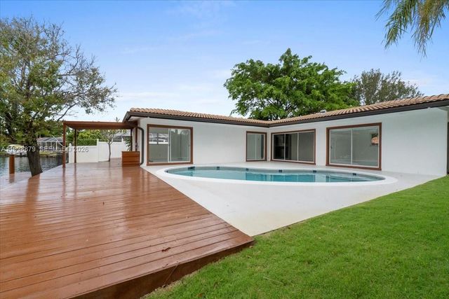1910 NW 36th Street, Oakland Park, FL 33309