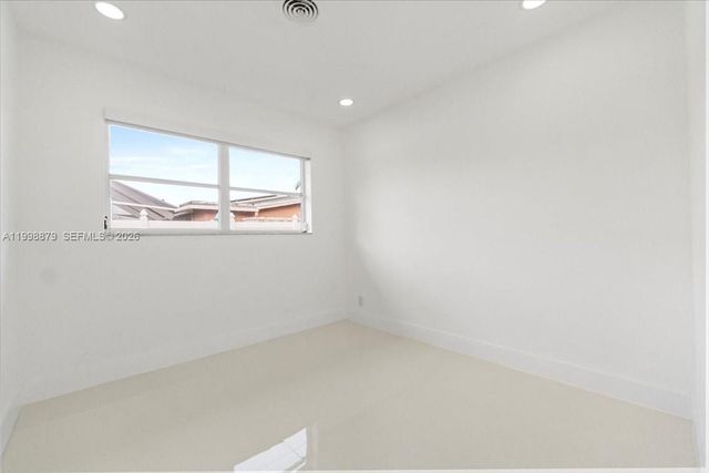 1910 NW 36th Street, Oakland Park, FL 33309