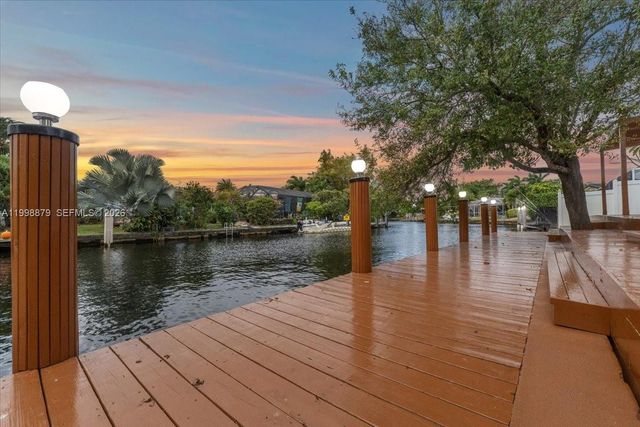 1910 NW 36th Street, Oakland Park, FL 33309