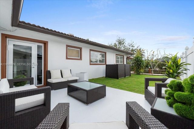1910 NW 36th Street, Oakland Park, FL 33309