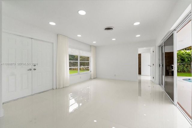 1910 NW 36th Street, Oakland Park, FL 33309