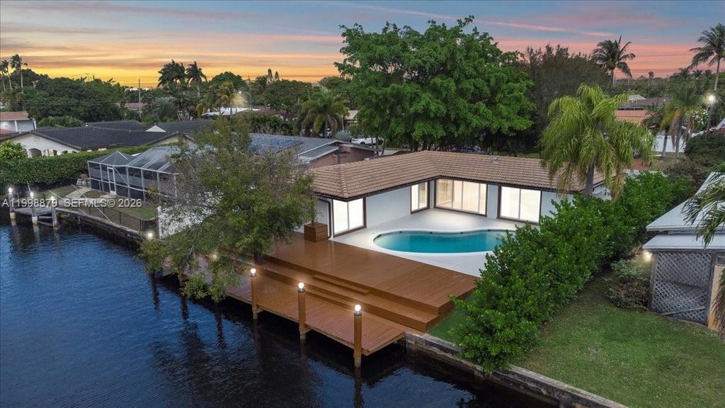 1910 NW 36th Street, Oakland Park, FL 33309