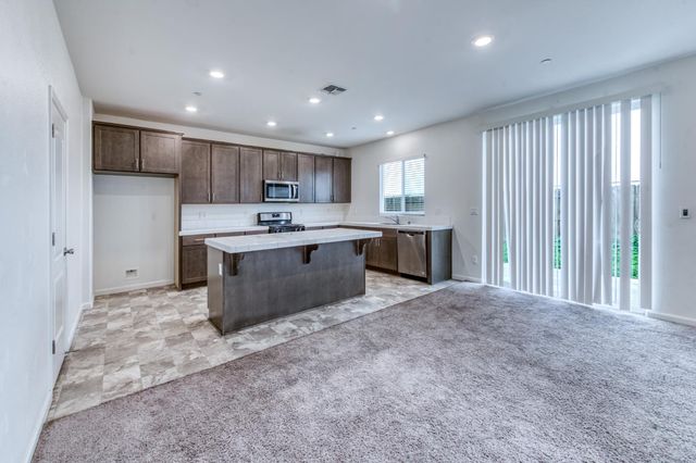 1469 Rinconada Drive, Madera, CA 93637