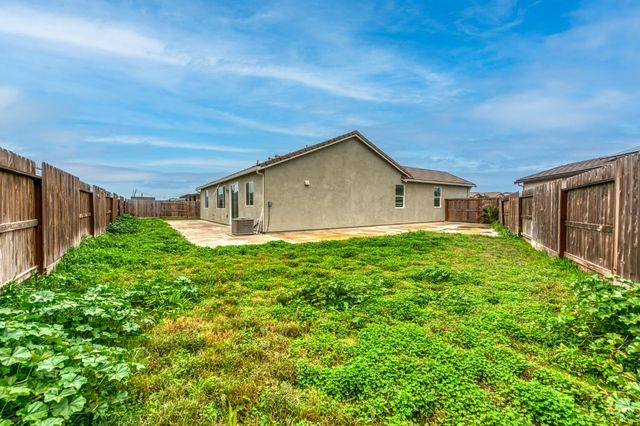 1469 Rinconada Drive, Madera, CA 93637