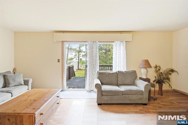31 Astor Court, Sayreville, NJ 08872