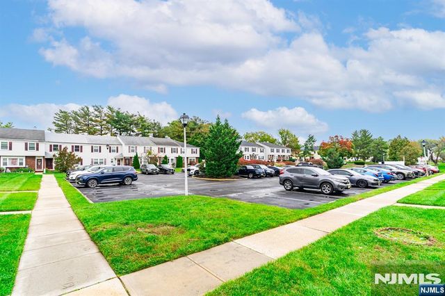 31 Astor Court, Sayreville, NJ 08872