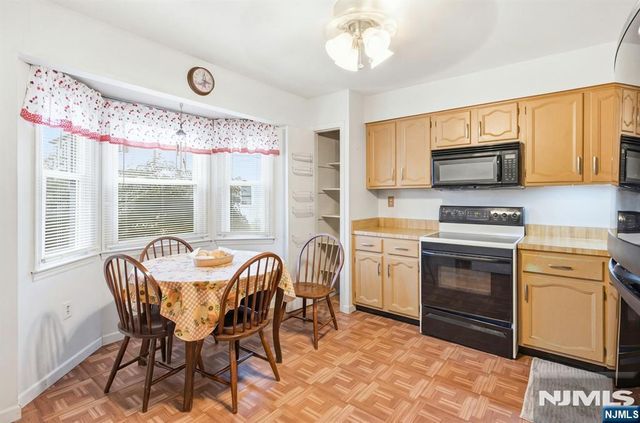 31 Astor Court, Sayreville, NJ 08872