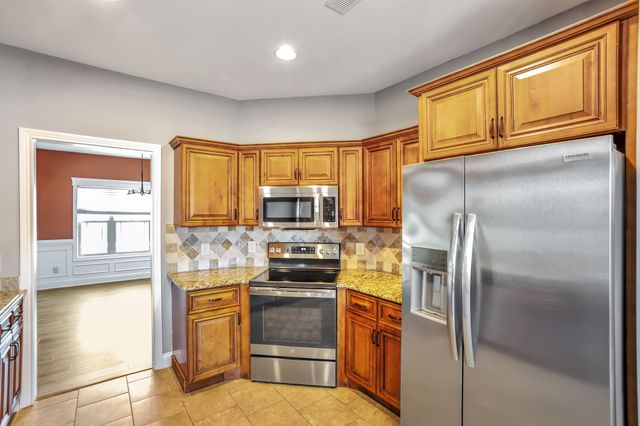 1335 Canyon Pl, Clarksville, TN 37042