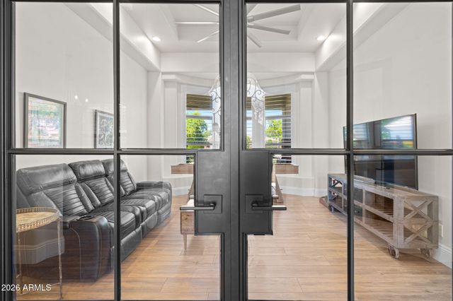 2082 E SANOQUE Boulevard, Gilbert, AZ 85298