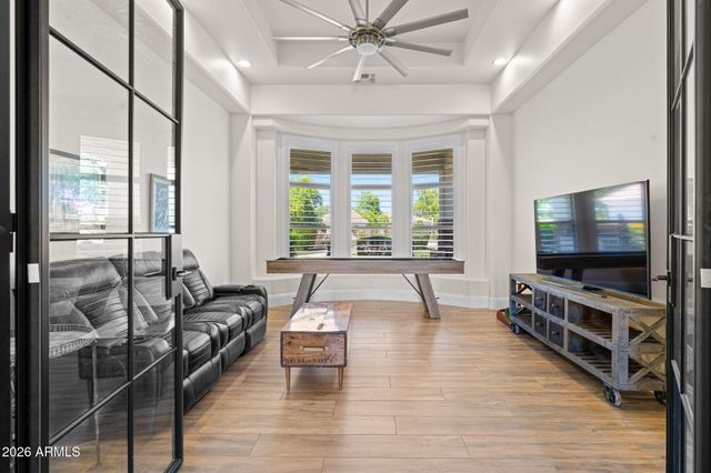 2082 E SANOQUE Boulevard, Gilbert, AZ 85298