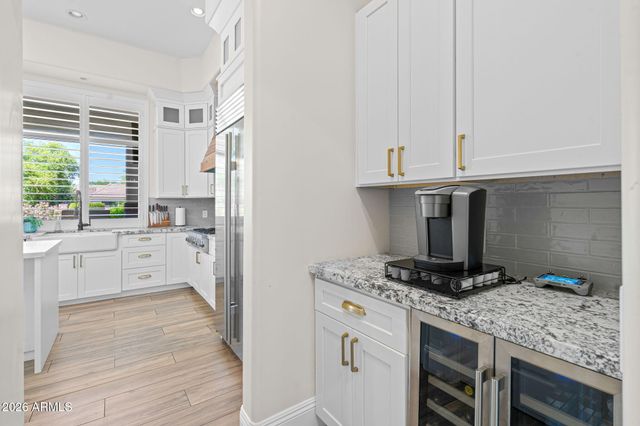 2082 E SANOQUE Boulevard, Gilbert, AZ 85298