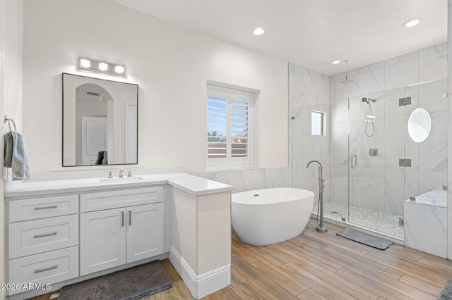 2082 E SANOQUE Boulevard, Gilbert, AZ 85298