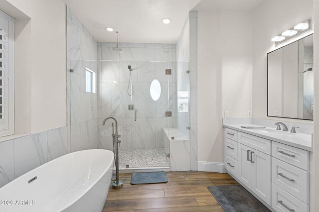 2082 E SANOQUE Boulevard, Gilbert, AZ 85298