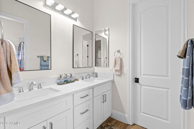 2082 E SANOQUE Boulevard, Gilbert, AZ 85298