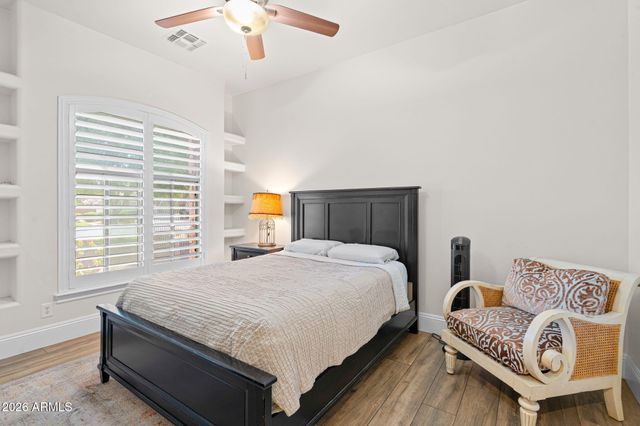 2082 E SANOQUE Boulevard, Gilbert, AZ 85298