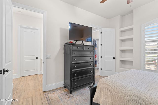 2082 E SANOQUE Boulevard, Gilbert, AZ 85298