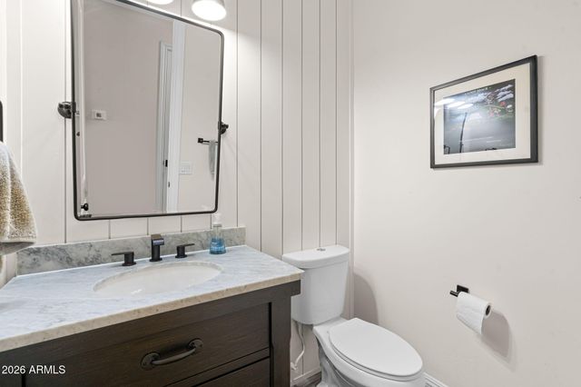 2082 E SANOQUE Boulevard, Gilbert, AZ 85298