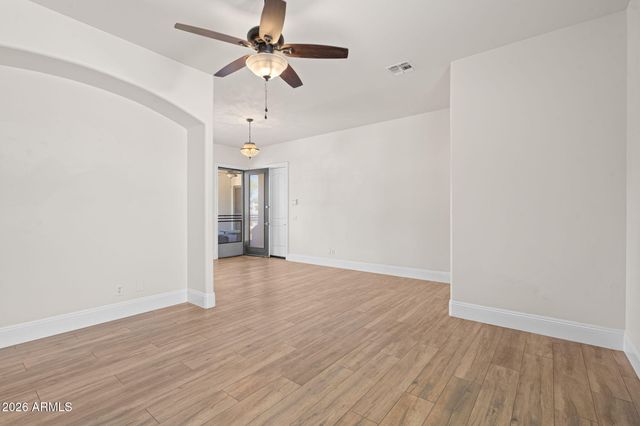 2082 E SANOQUE Boulevard, Gilbert, AZ 85298