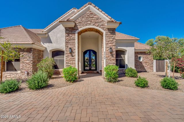 2082 E SANOQUE Boulevard, Gilbert, AZ 85298