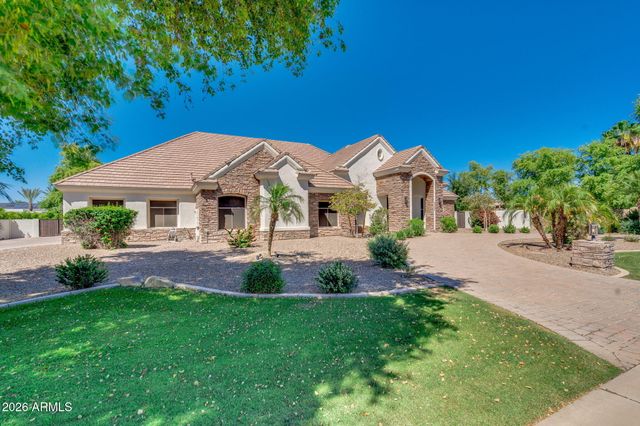 2082 E SANOQUE Boulevard, Gilbert, AZ 85298