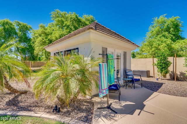 2082 E SANOQUE Boulevard, Gilbert, AZ 85298