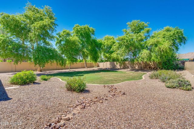 2082 E SANOQUE Boulevard, Gilbert, AZ 85298