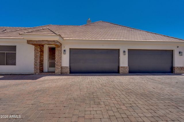 2082 E SANOQUE Boulevard, Gilbert, AZ 85298