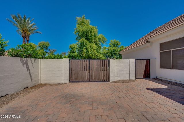 2082 E SANOQUE Boulevard, Gilbert, AZ 85298