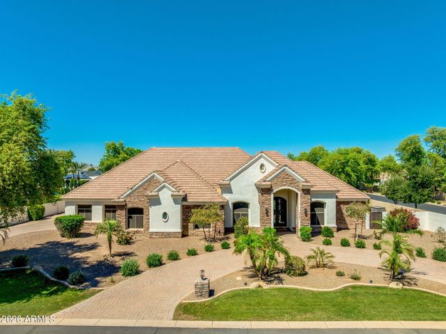 2082 E SANOQUE Boulevard, Gilbert, AZ 85298