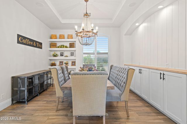 2082 E SANOQUE Boulevard, Gilbert, AZ 85298